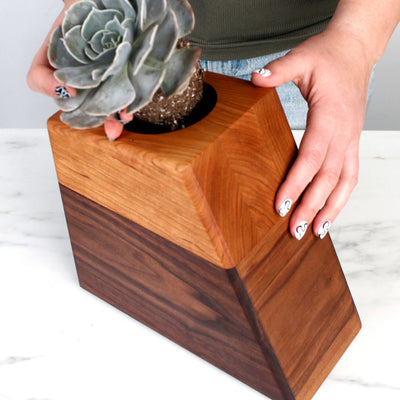 The Living Urn Planter™ - Messenger